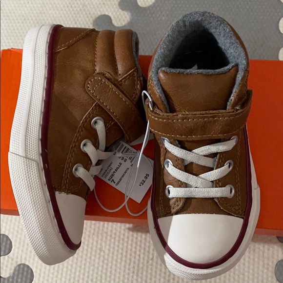 Toddler 7 sneakers/boots - Picture 2 of 4